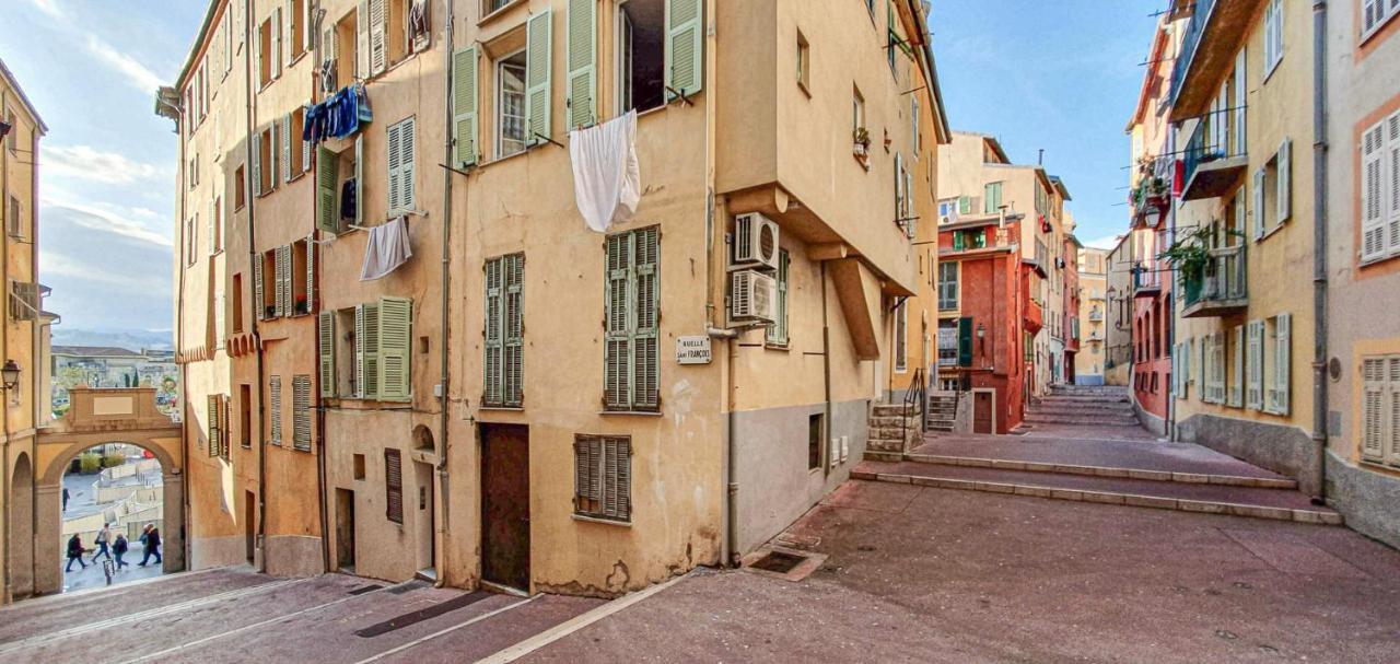 Cosy In The Old Town - St Francois Square Apartment *
